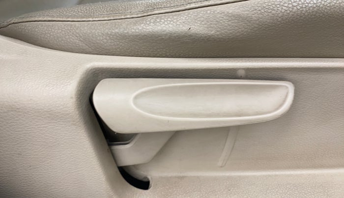 2013 Volkswagen Vento HIGHLINE 1.6 MPI, Petrol, Manual, 1,08,521 km, Driver Side Adjustment Panel