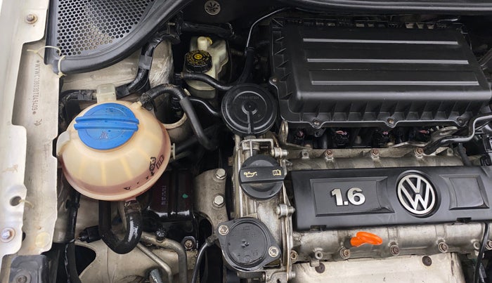2013 Volkswagen Vento HIGHLINE 1.6 MPI, Petrol, Manual, 1,08,521 km, Engine View - Right