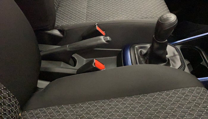 2022 Maruti IGNIS SIGMA 1.2, Petrol, Manual, 10,231 km, Gear Lever