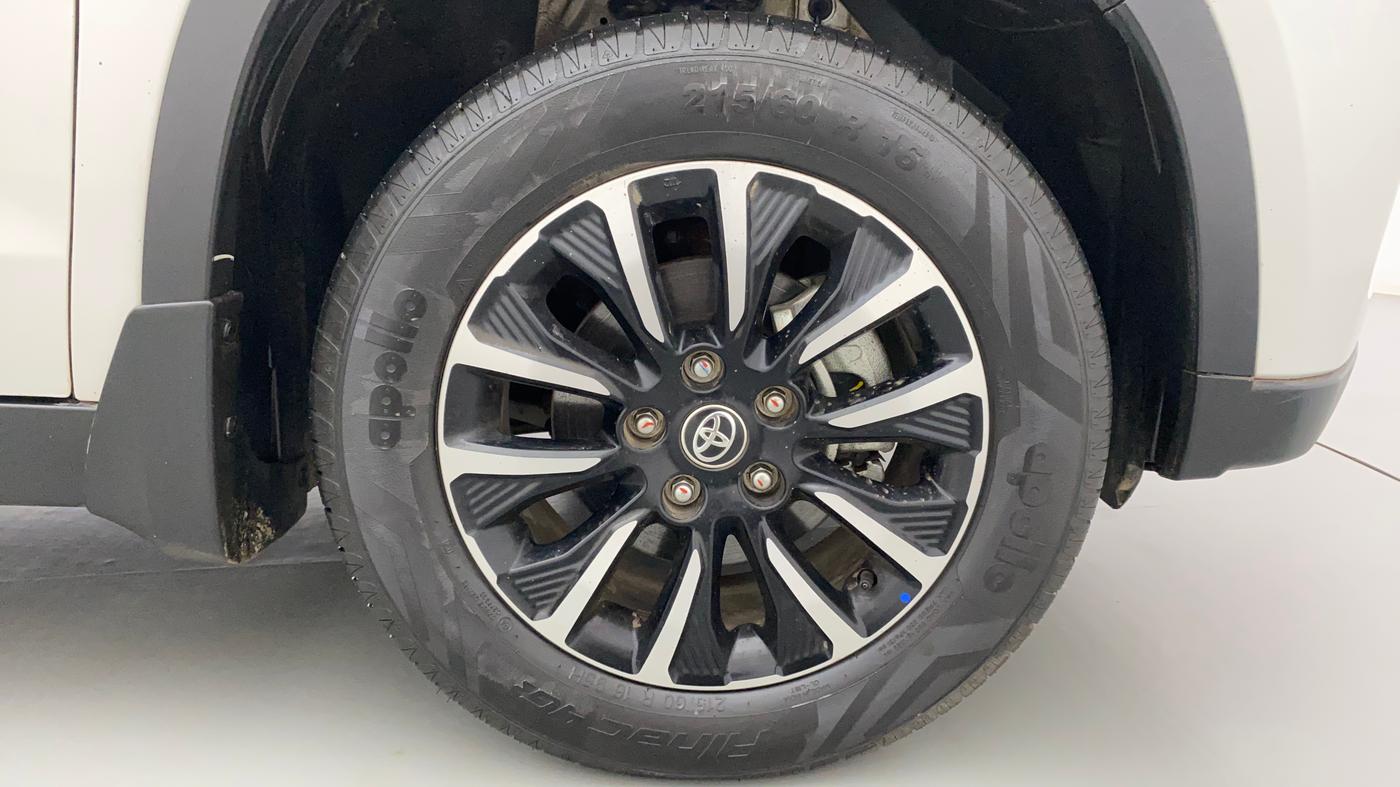 2022 Toyota URBAN CRUISER PREMIUM GRADE AT, Petrol, Automatic, 2,900 km, Right Front Wheel
