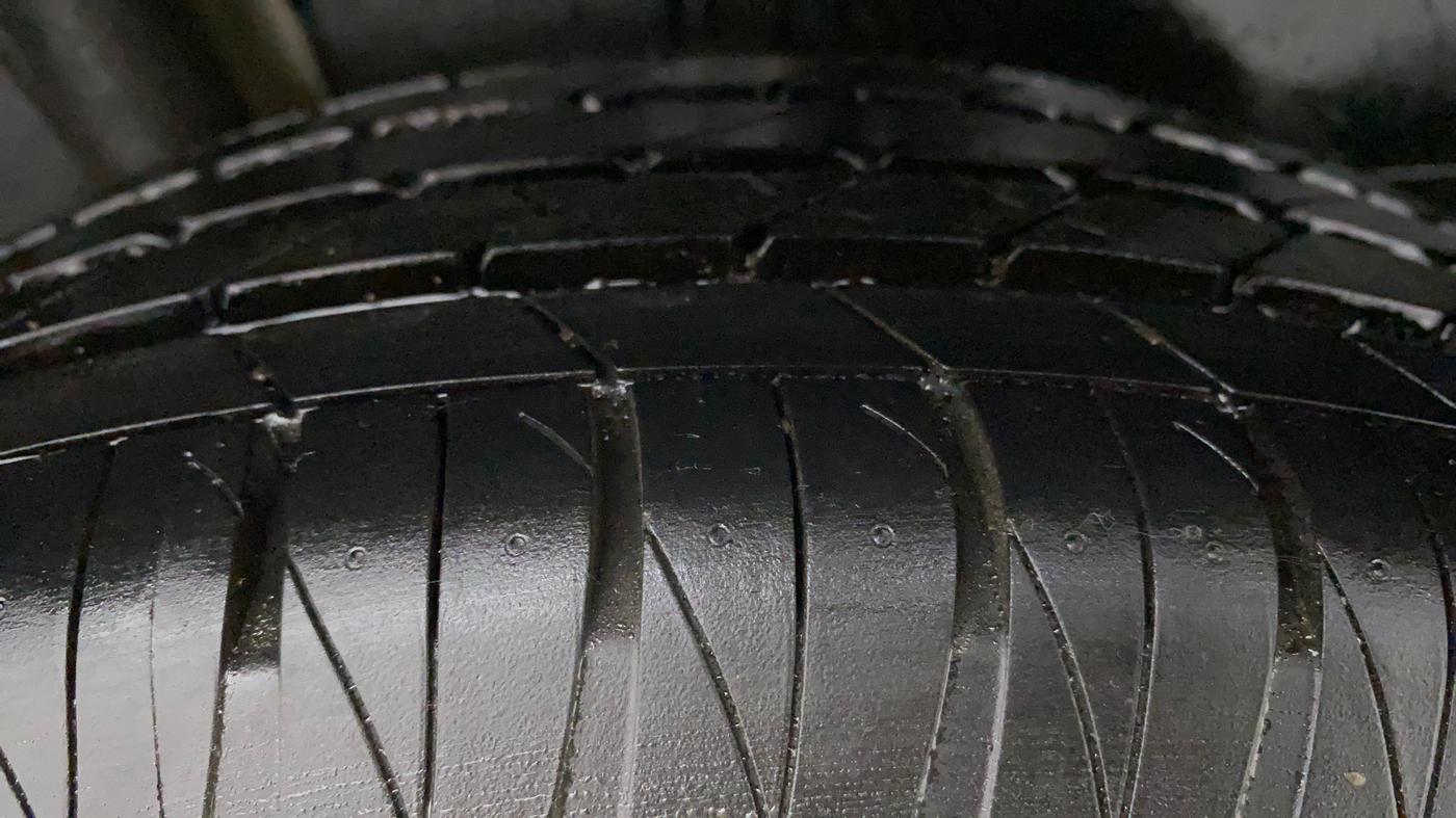 2022 Toyota URBAN CRUISER PREMIUM GRADE AT, Petrol, Automatic, 2,900 km, Right Rear Tyre Tread