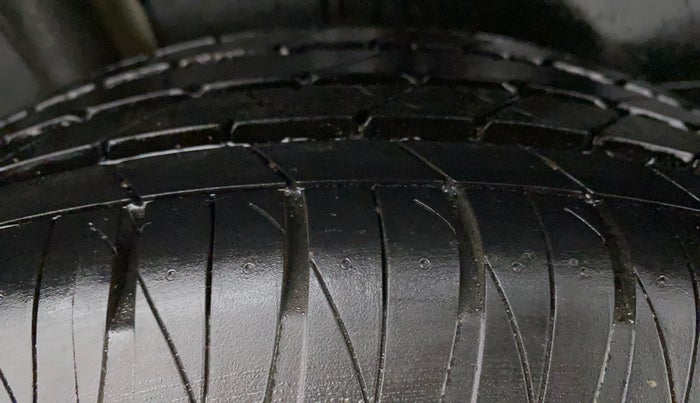 2022 Toyota URBAN CRUISER PREMIUM GRADE AT, Petrol, Automatic, 2,900 km, Right Rear Tyre Tread