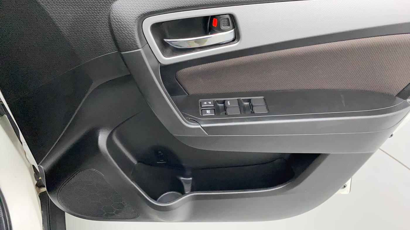 2022 Toyota URBAN CRUISER PREMIUM GRADE AT, Petrol, Automatic, 2,900 km, Driver Side Door Panels Control