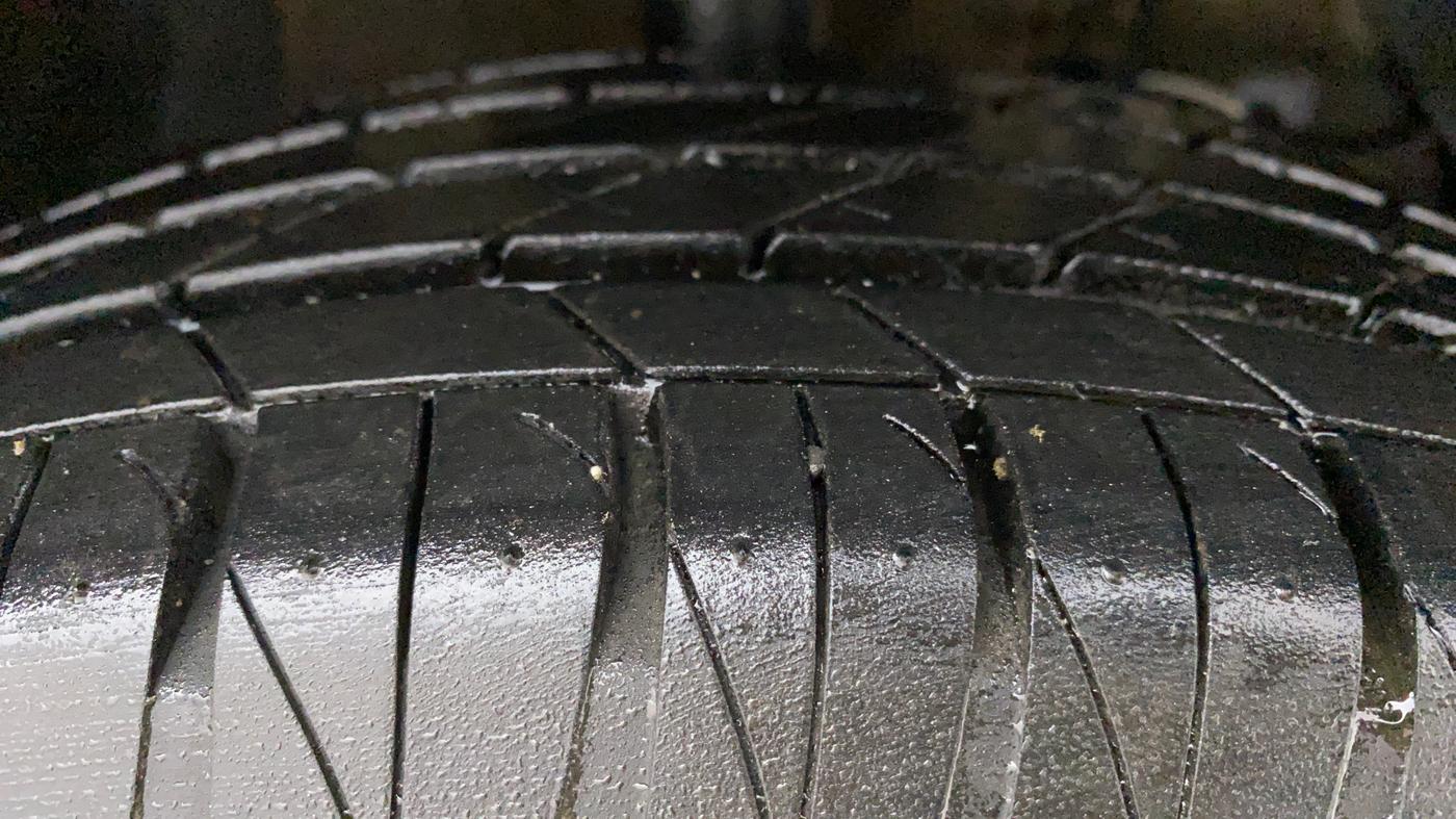 2022 Toyota URBAN CRUISER PREMIUM GRADE AT, Petrol, Automatic, 2,900 km, Right Front Tyre Tread
