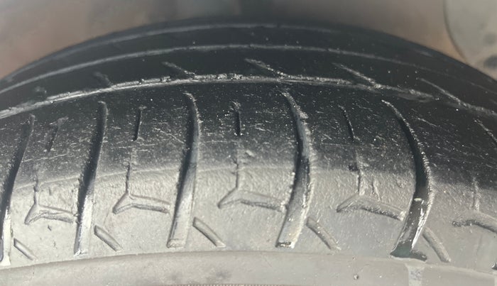 2018 Hyundai Grand i10 MAGNA U2 1.2 CRDI, Diesel, Manual, 61,483 km, Right Front Tyre Tread