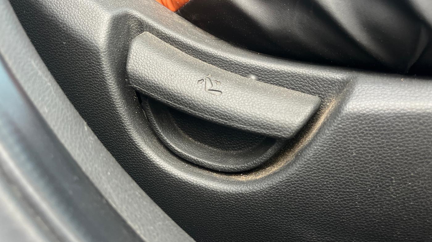 2018 Hyundai Grand i10 MAGNA U2 1.2 CRDI, Diesel, Manual, 61,483 km, Driver Side Adjustment Panel
