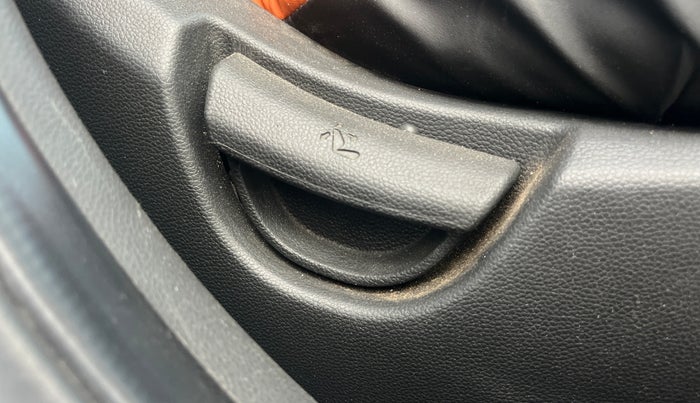 2018 Hyundai Grand i10 MAGNA U2 1.2 CRDI, Diesel, Manual, 61,483 km, Driver Side Adjustment Panel