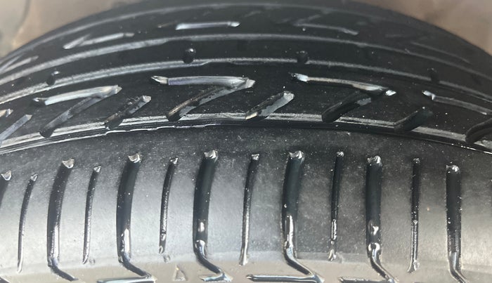 2018 Hyundai Grand i10 MAGNA U2 1.2 CRDI, Diesel, Manual, 61,483 km, Left Front Tyre Tread