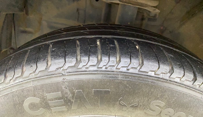 2014 Toyota Etios G, Petrol, Manual, 31,957 km, Left Front Tyre Tread