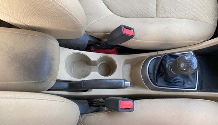 2016 Hyundai Verna 1.6 CRDI S, Diesel, Manual, 91,205 km, Gear Lever