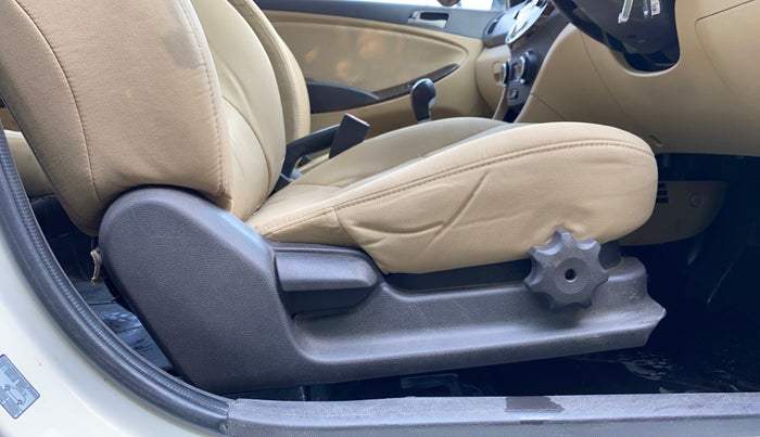 2016 Hyundai Verna 1.6 CRDI S, Diesel, Manual, 91,205 km, Driver Side Adjustment Panel