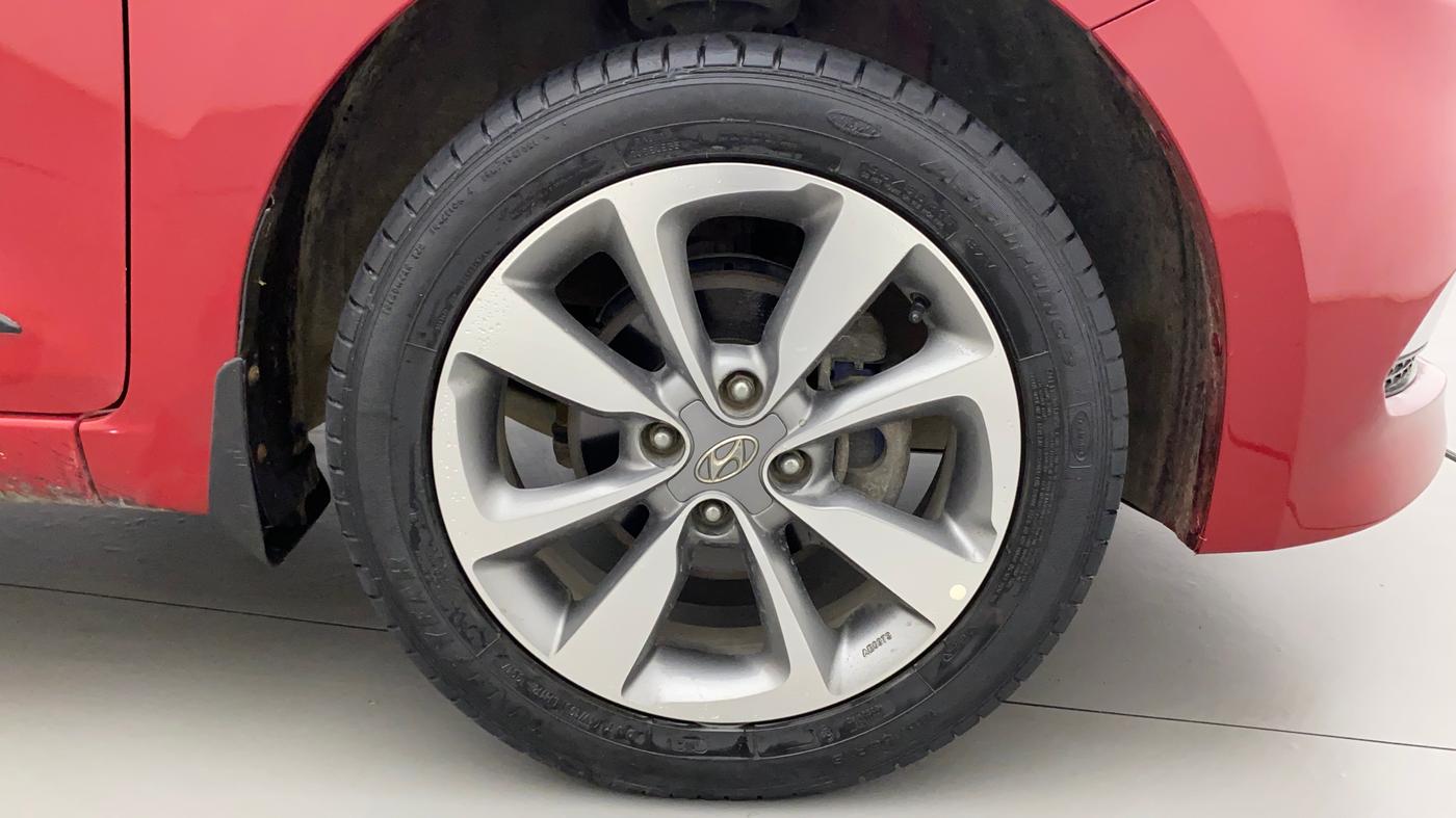 2017 Hyundai Elite i20 ASTA 1.2 DUAL TONE, Petrol, Manual, 43,924 km, Right Front Wheel