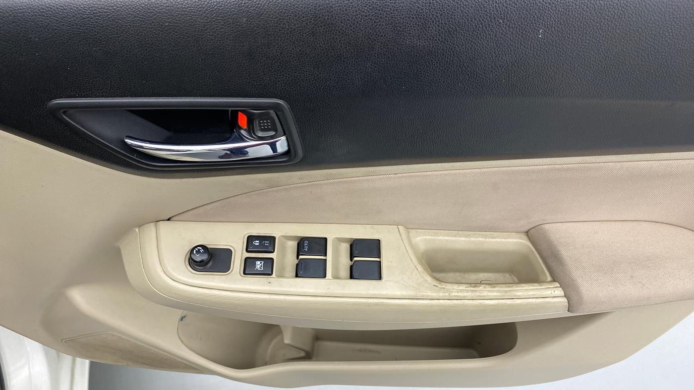 2018 Maruti Dzire VXI, Petrol, Manual, 29,115 km, Driver Side Door Panels Control