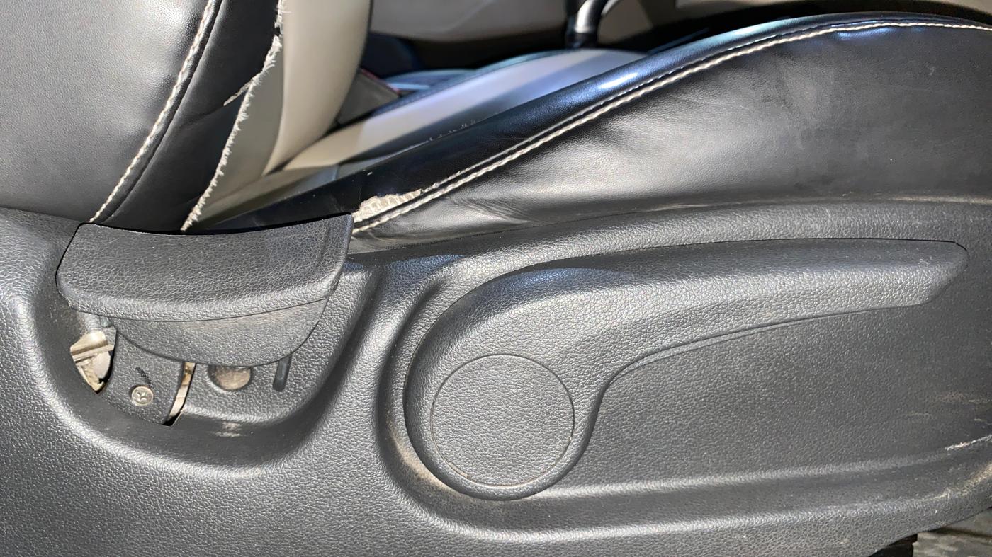 2022 Hyundai Verna SX 1.5 CRDI AT, Diesel, Automatic, 73,143 km, Driver Side Adjustment Panel