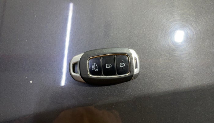 2022 Hyundai Verna SX 1.5 CRDI AT, Diesel, Automatic, 73,143 km, Key Close Up