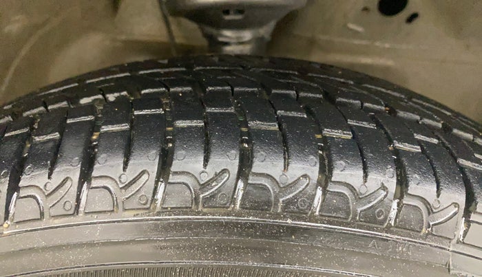 2013 Maruti Wagon R 1.0 VXI, Petrol, Manual, 34,301 km, Right Front Tyre Tread