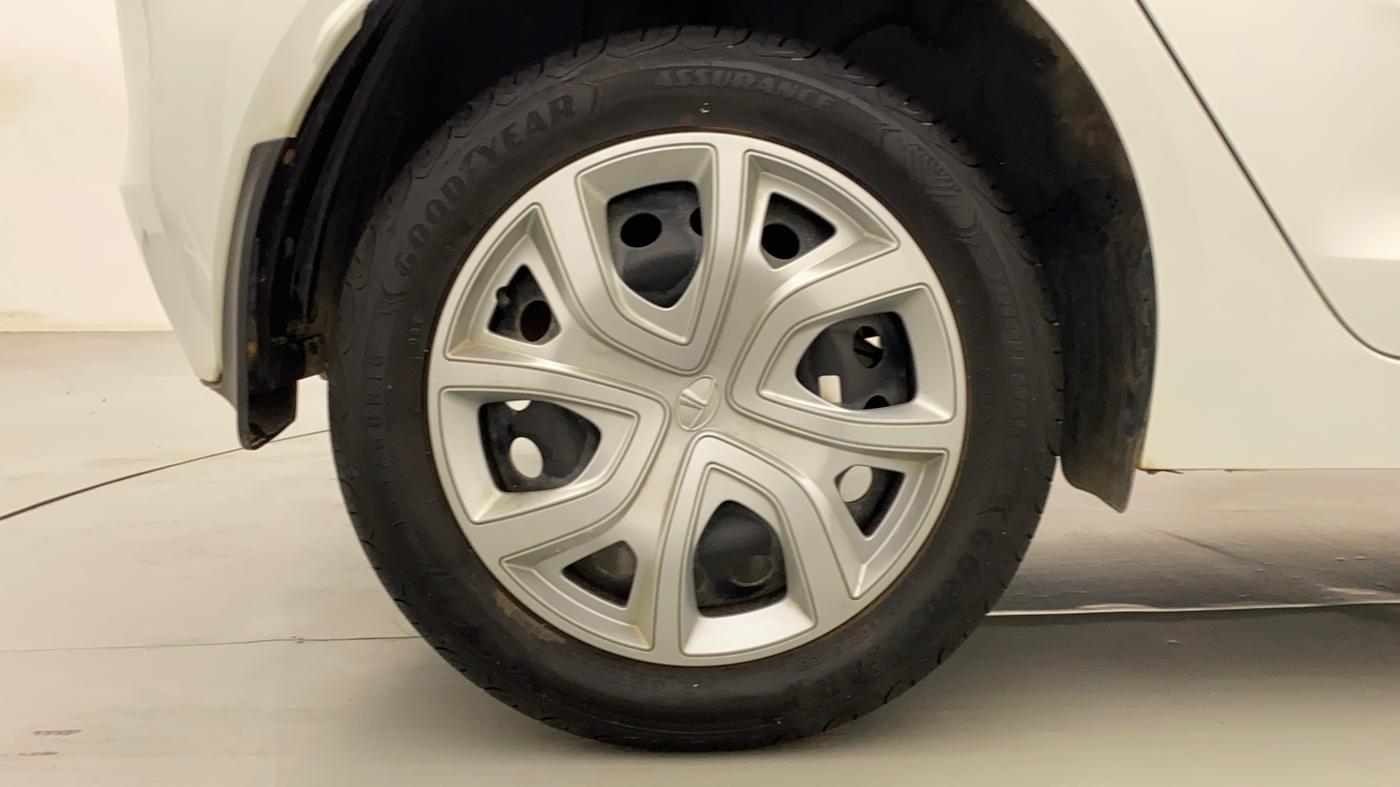 2022 Tata ALTROZ XMA PLUS PETROL, Petrol, Manual, 4,816 km, Right Rear Wheel