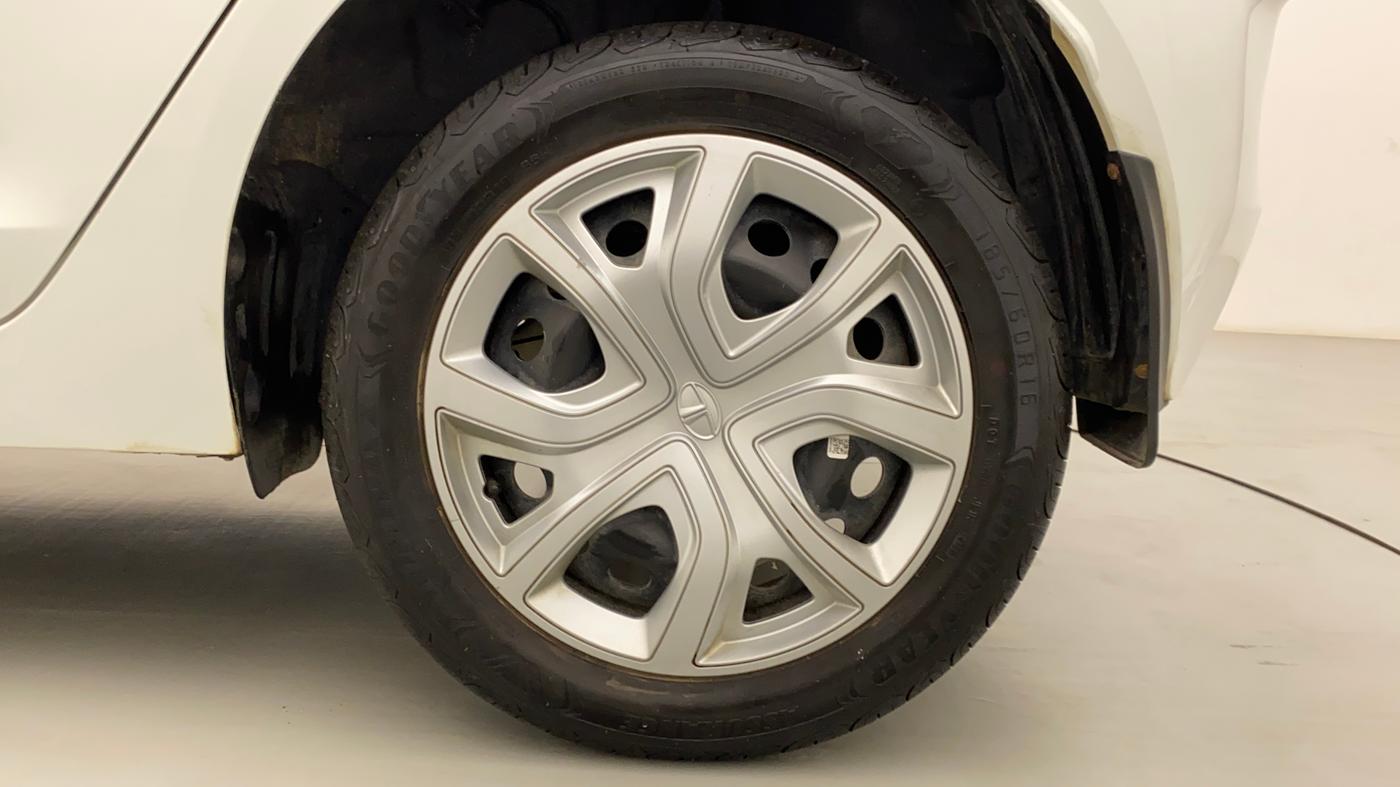 2022 Tata ALTROZ XMA PLUS PETROL, Petrol, Manual, 4,816 km, Left Rear Wheel