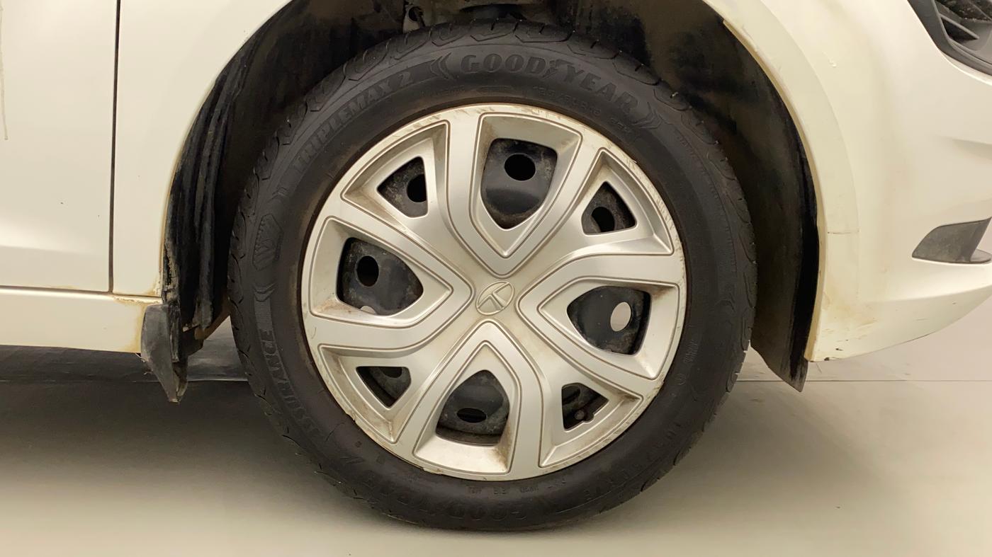 2022 Tata ALTROZ XMA PLUS PETROL, Petrol, Manual, 4,816 km, Right Front Wheel
