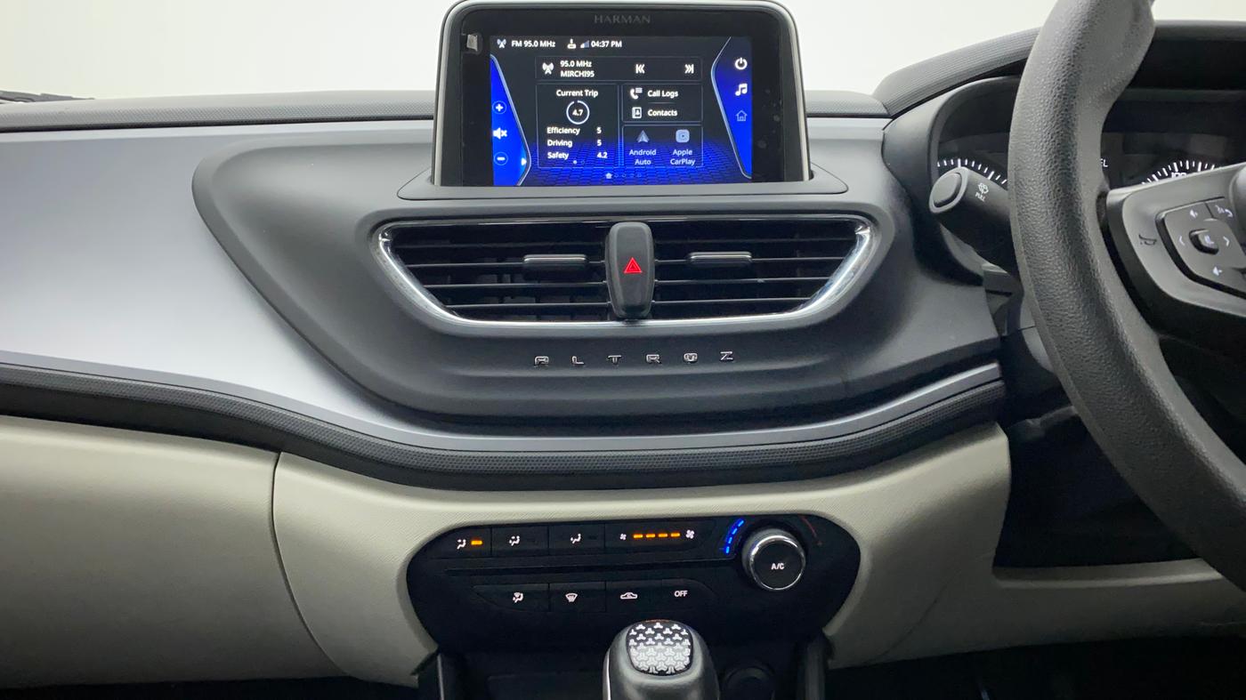 2022 Tata ALTROZ XMA PLUS PETROL, Petrol, Manual, 4,816 km, Air Conditioner