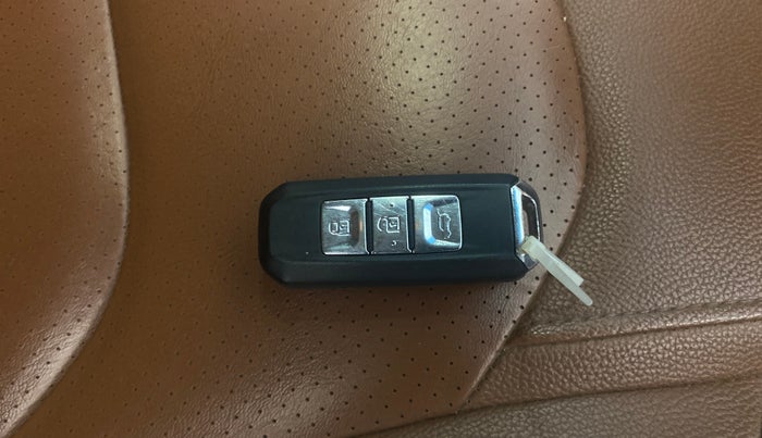 2020 MG HECTOR PLUS SHARP 1.5 PETROL TURBO DCT 6-STR, Petrol, Automatic, 62,570 km, Key Close Up