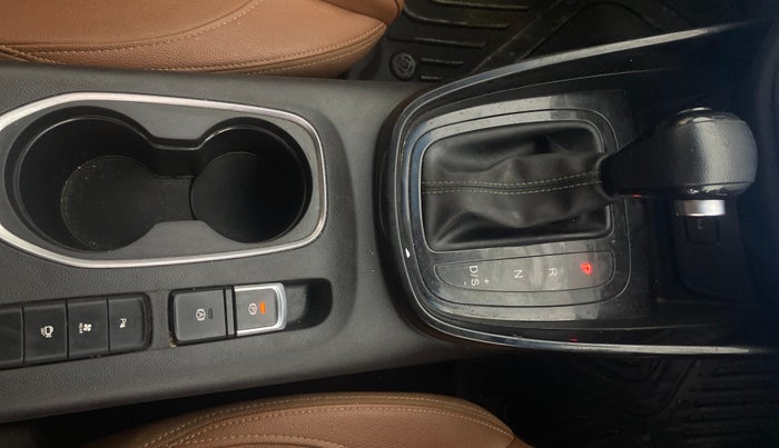 2020 MG HECTOR PLUS SHARP 1.5 PETROL TURBO DCT 6-STR, Petrol, Automatic, 62,570 km, Gear Lever