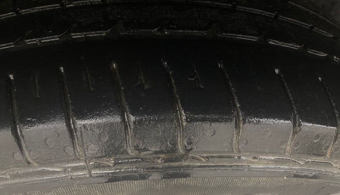 2020 MG HECTOR PLUS SHARP 1.5 PETROL TURBO DCT 6-STR, Petrol, Automatic, 62,570 km, Right Rear Tyre Tread