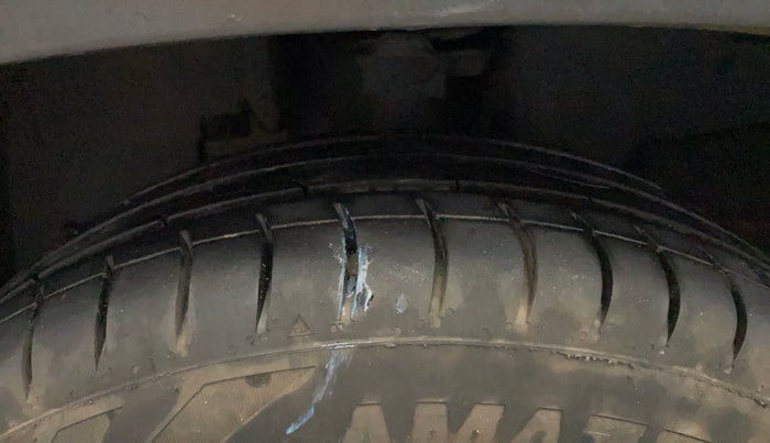 2020 Renault Kwid CLIMBER 1.0 (O), Petrol, Manual, 56,092 km, Left Front Tyre Tread