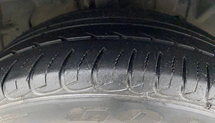 2015 Ford Ecosport TITANIUM 1.5L DIESEL, Diesel, Manual, 86,323 km, Right Front Tyre Tread