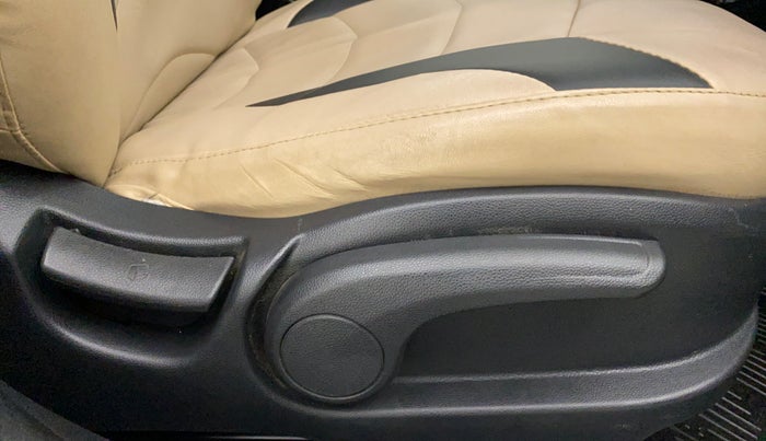 2018 Hyundai Elite i20 SPORTZ 1.2, Petrol, Manual, 41,245 km, Driver Side Adjustment Panel