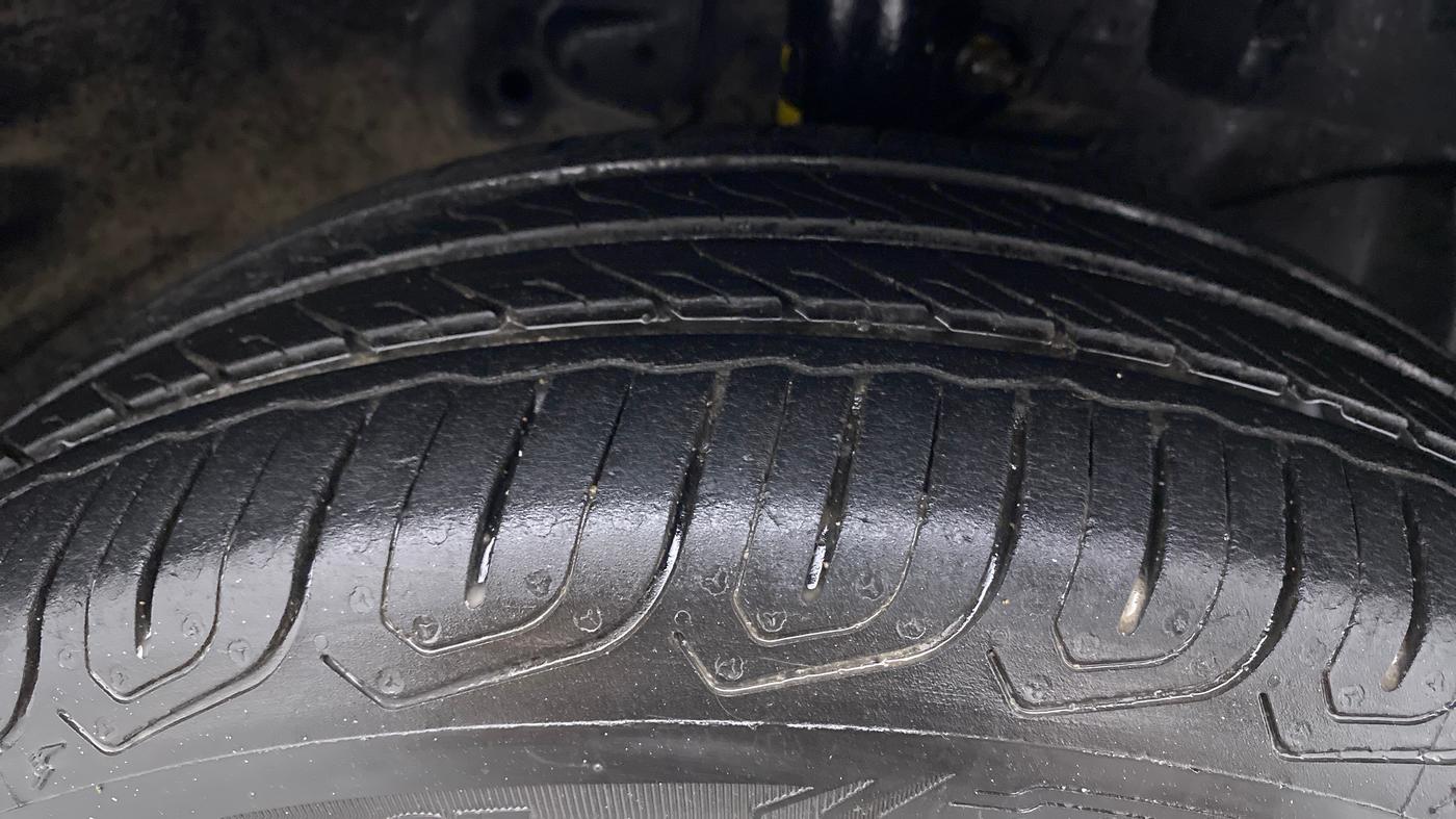2016 Honda Amaze 1.2L I-VTEC S, Petrol, Manual, 71,564 km, Right Front Tyre Tread