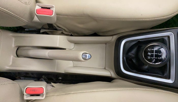 2018 Maruti Dzire VDI, Diesel, Manual, 1,20,237 km, Gear Lever