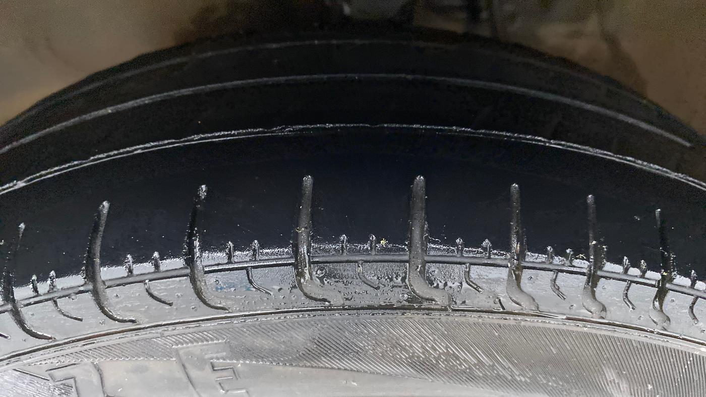 2019 Maruti Alto 800 LXI, Petrol, Manual, 51,247 km, Left Front Tyre Tread