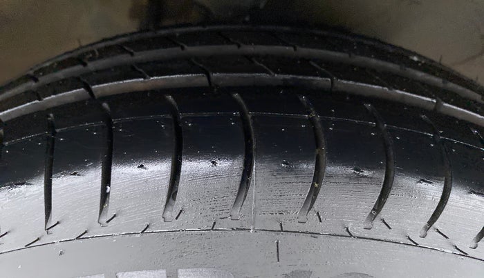 2019 Maruti Alto 800 LXI, Petrol, Manual, 51,247 km, Right Front Tyre Tread