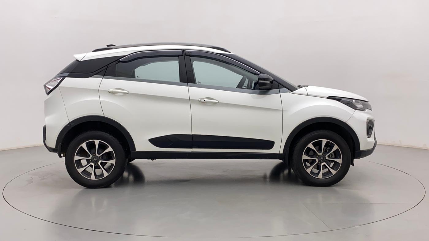 2020 Tata NEXON XZA PLUS PETROL, Petrol, Automatic, 25,496 km, Right Side View
