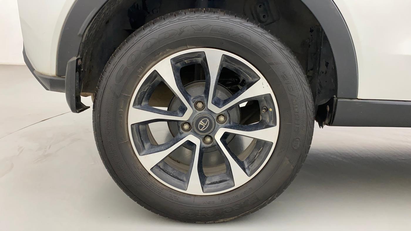 2020 Tata NEXON XZA PLUS PETROL, Petrol, Automatic, 25,496 km, Right Rear Wheel