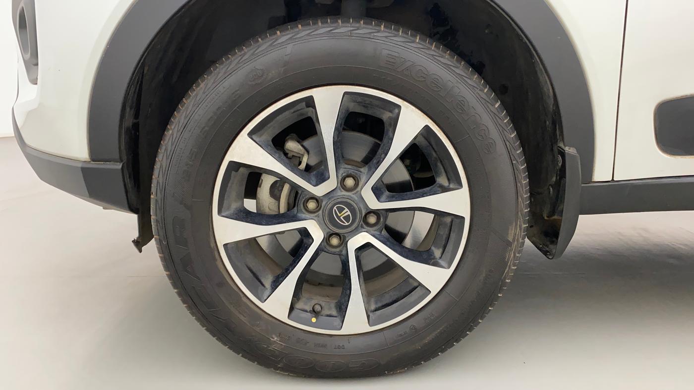 2020 Tata NEXON XZA PLUS PETROL, Petrol, Automatic, 25,496 km, Left Front Wheel