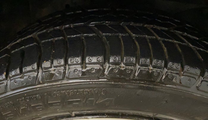 2018 Honda Amaze 1.2L I-VTEC S OPT, CNG, Manual, 33,454 km, Right Front Tyre Tread