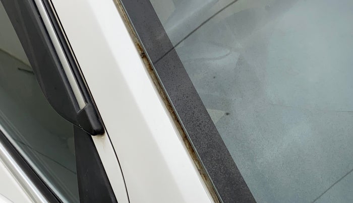 2019 Honda Amaze 1.2L I-VTEC S, Petrol, Manual, 22,572 km, Right A pillar - Slightly rusted