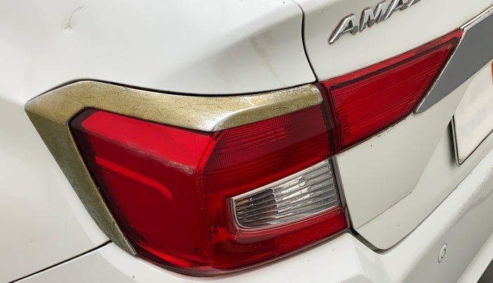 2019 Honda Amaze 1.2L I-VTEC S, Petrol, Manual, 22,572 km, Left tail light - Chrome has minor damage