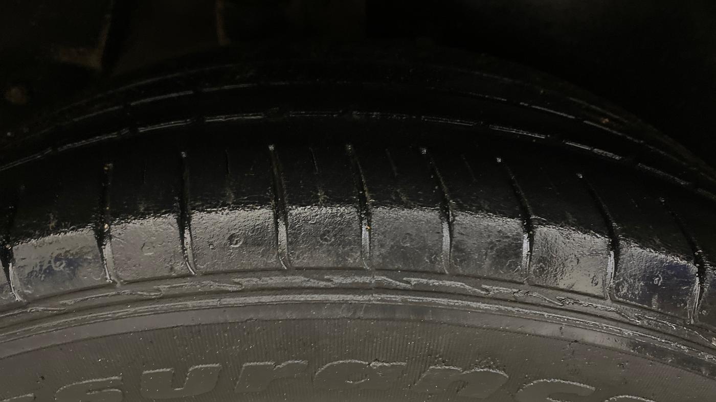2018 Hyundai Creta SX PLUS AT 1.6 PETROL, Petrol, Automatic, 1,25,088 km, Right Rear Tyre Tread