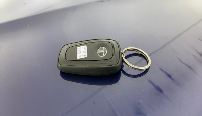 2021 Tata Safari XZA PLUS 6S, Diesel, Automatic, 1,19,750 km, Key Close Up