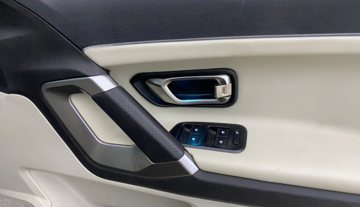 2021 Tata Safari XZA PLUS 6S, Diesel, Automatic, 1,19,750 km, Driver Side Door Panels Control