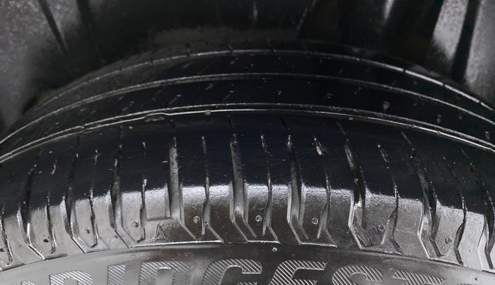 2022 Maruti Ertiga ZXI SHVS, Petrol, Manual, 32,437 km, Left Rear Tyre Tread