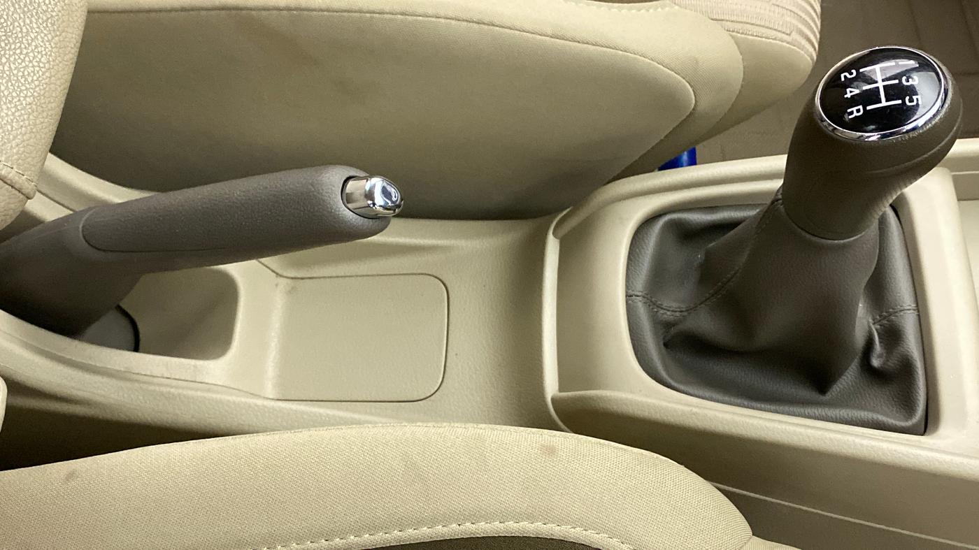 2022 Maruti Ertiga ZXI SHVS, Petrol, Manual, 32,437 km, Gear Lever