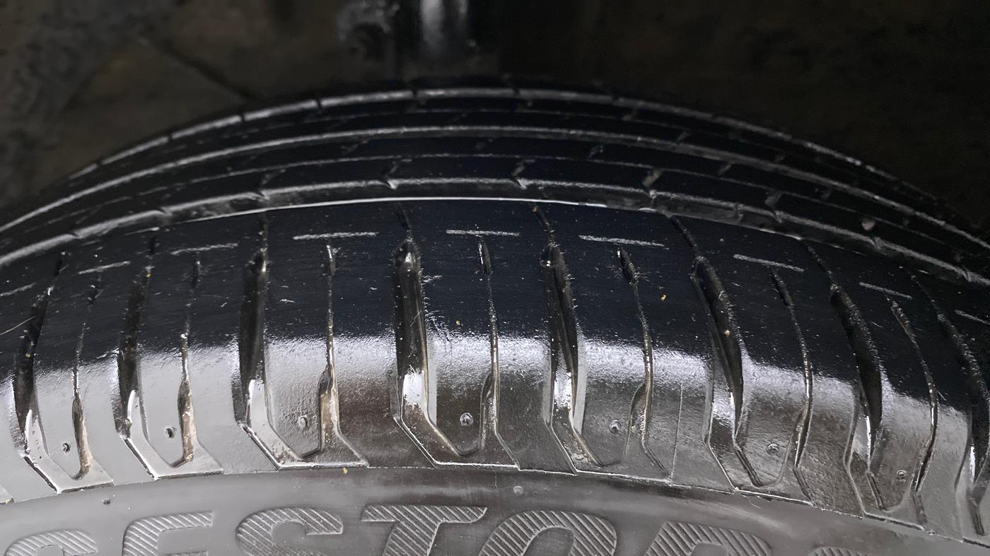2022 Maruti Ertiga ZXI SHVS, Petrol, Manual, 32,437 km, Left Front Tyre Tread