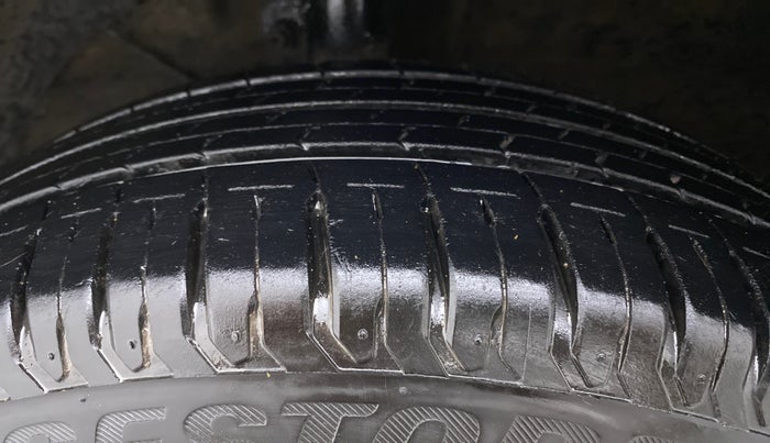 2022 Maruti Ertiga ZXI SHVS, Petrol, Manual, 32,437 km, Left Front Tyre Tread