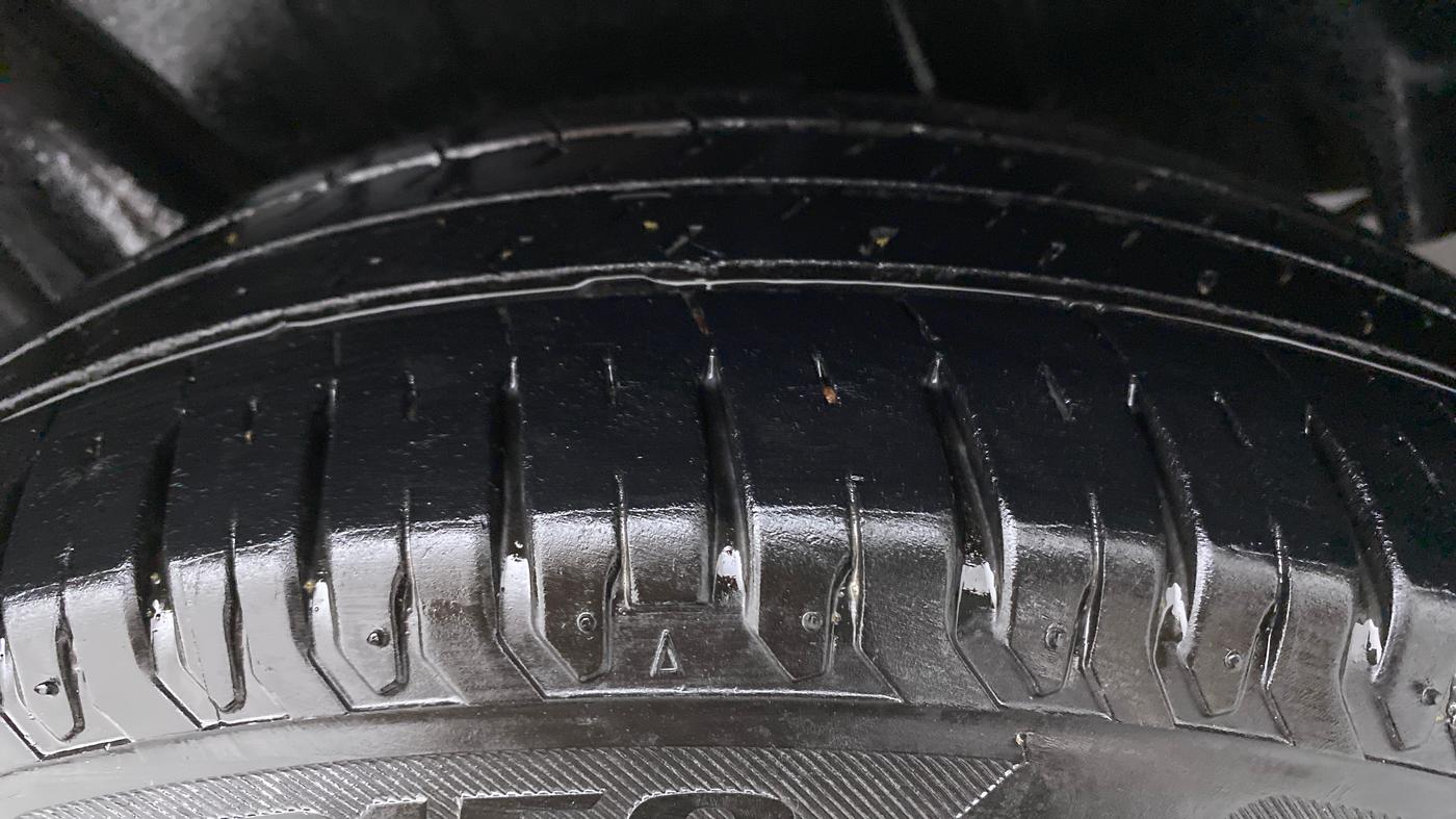 2022 Maruti Ertiga ZXI SHVS, Petrol, Manual, 32,437 km, Right Rear Tyre Tread