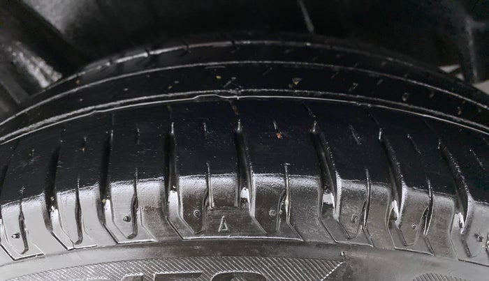 2022 Maruti Ertiga ZXI SHVS, Petrol, Manual, 32,437 km, Right Rear Tyre Tread