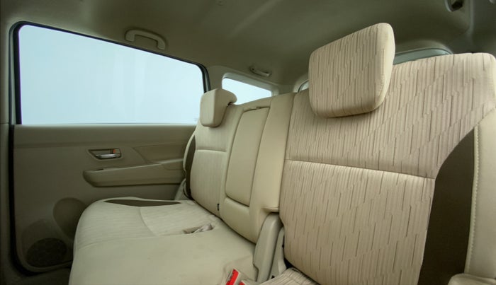 2022 Maruti Ertiga ZXI SHVS, Petrol, Manual, 32,437 km, Right Side Rear Door Cabin